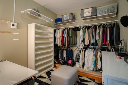 Casa à venda com 670m², 6 quartos e 6 vagasCloset da suíte