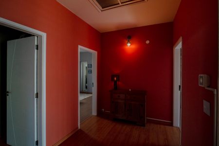 Casa à venda com 670m², 6 quartos e 6 vagasAcesso Quartos