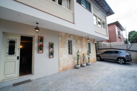 Casa à venda com 670m², 6 quartos e 6 vagasFachada