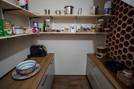 Casa à venda com 670m², 6 quartos e 6 vagasDispensa