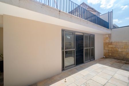 Casa à venda com 670m², 6 quartos e 6 vagasAcademia