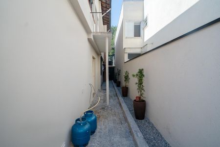 Casa à venda com 670m², 6 quartos e 6 vagasCorredor Lateral
