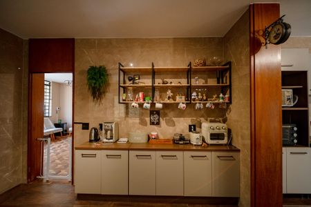 Casa à venda com 670m², 6 quartos e 6 vagasCozinha