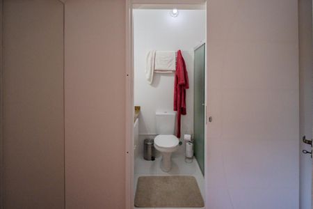 Casa à venda com 670m², 6 quartos e 6 vagasBanheiro suíte 2
