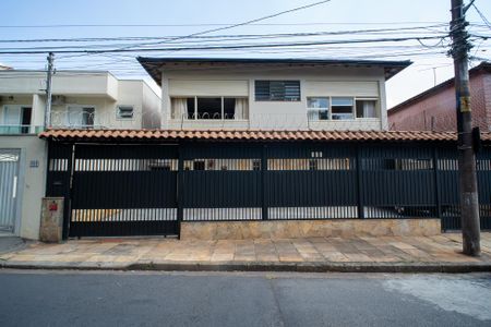 Casa à venda com 670m², 6 quartos e 6 vagasFachada