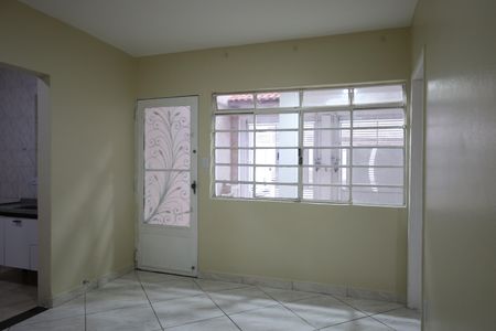 Casa para alugar com 2 quartos, 150m² em Jardim Alzira, São Paulo