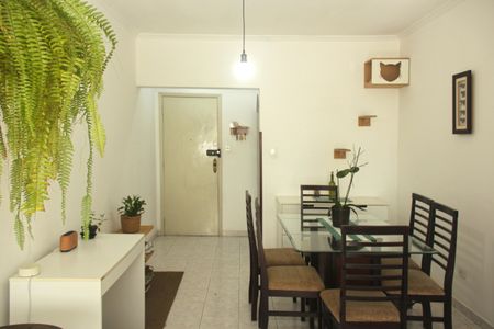 Sala de apartamento para alugar com 2 quartos, 72m² em Embaré, Santos