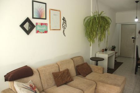 Sala de apartamento para alugar com 2 quartos, 72m² em Embaré, Santos