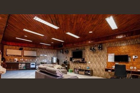 Casa à venda com 3 quartos, 340m² em Vila Linda, Santo André