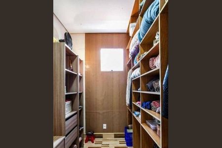 Casa à venda com 3 quartos, 340m² em Vila Linda, Santo André