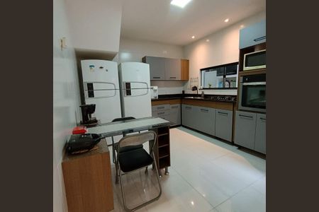 Casa de condomínio para alugar com 105m², 3 quartos e sem vaga