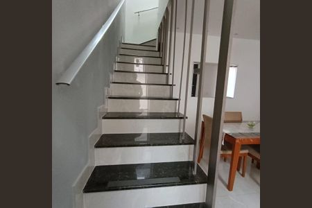 Casa de condomínio para alugar com 105m², 3 quartos e sem vaga