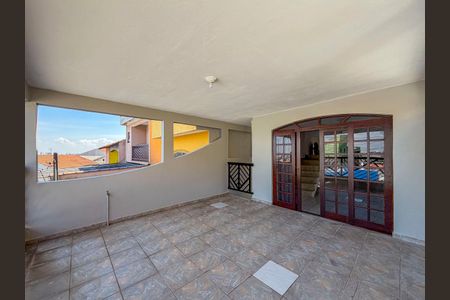 Casa para alugar com 200m², 3 quartos e 2 vagas Casa para alugar com 200m², 3 quartos e 2 vagasVaranda da Sala