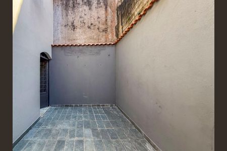 Casa para alugar com 200m², 3 quartos e 2 vagas Casa para alugar com 200m², 3 quartos e 2 vagasQuintal Fundos