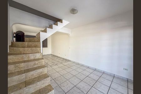 Casa para alugar com 200m², 3 quartos e 2 vagas Casa para alugar com 200m², 3 quartos e 2 vagasSala