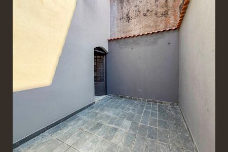 Casa para alugar com 200m², 3 quartos e 2 vagas Casa para alugar com 200m², 3 quartos e 2 vagasQuintal Fundos