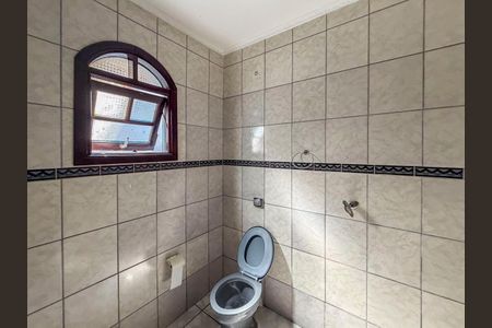 Casa para alugar com 200m², 3 quartos e 2 vagas Casa para alugar com 200m², 3 quartos e 2 vagasBanheiro de serviço