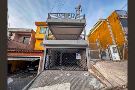 Casa para alugar com 200m², 3 quartos e 2 vagas Casa para alugar com 200m², 3 quartos e 2 vagasFachada