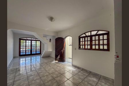 Sala de casa para alugar com 3 quartos, 200m² em Jardim Marek, Santo André