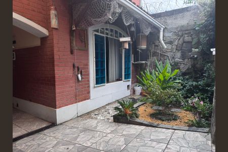 Casa à venda com 280m², 2 quartos e 2 vagas