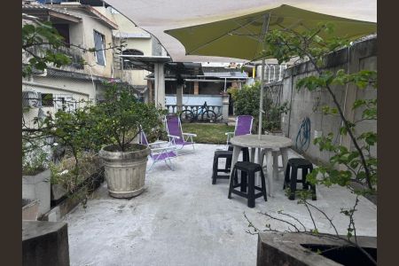 Casa à venda com 280m², 2 quartos e 2 vagas