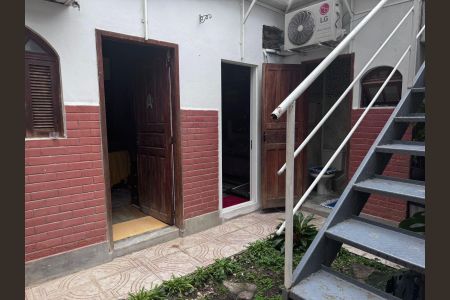 Casa à venda com 280m², 2 quartos e 2 vagas