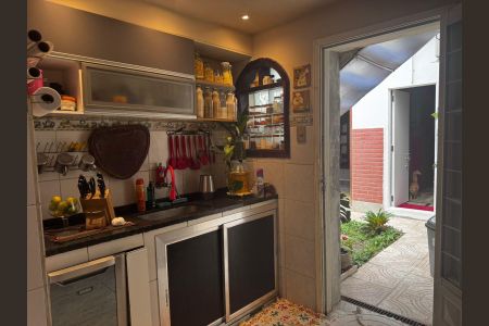 Casa à venda com 280m², 2 quartos e 2 vagas