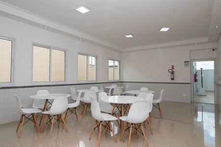Apartamento para alugar com 98m², 2 quartos e 1 vagaÁrea Comum - Salão de Festas