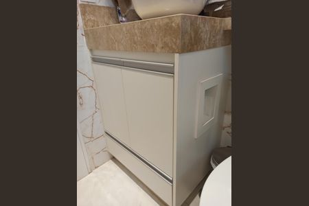 Apartamento para alugar com 44m², 2 quartos e 1 vagaDetalhe - Banheiro Social