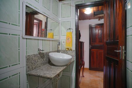 Casa para alugar com 450m², 3 quartos e 3 vagasBanheiro Social