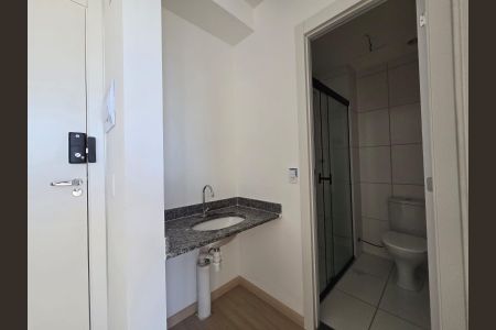 Apartamento à venda com 34m², 2 quartos e sem vaga Apartamento à venda com 34m², 2 quartos e sem vagaBanheiro Social