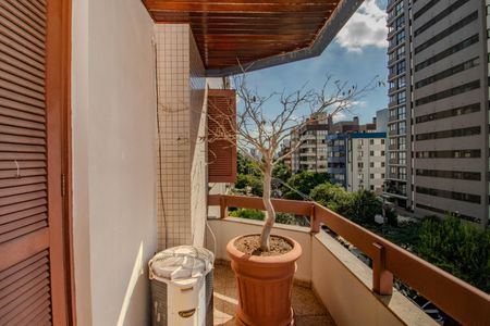 Apartamento à venda com 503m², 4 quartos e 4 vagasSuíte - Varanda