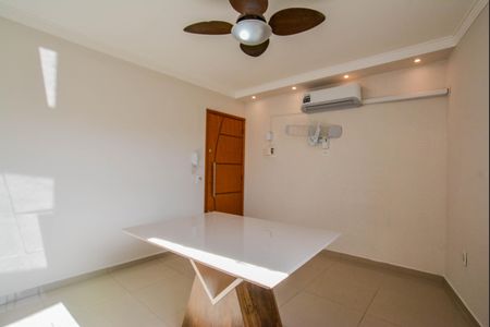 Sala de apartamento à venda com 2 quartos, 61m² em Vila Guarani, Santo André