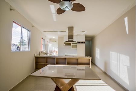 Sala de apartamento à venda com 2 quartos, 61m² em Vila Guarani, Santo André