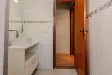 Casa à venda com 120m², 3 quartos e 2 vagasBanheiro social