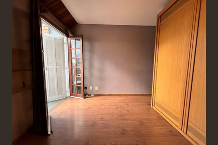 Casa à venda com 3 quartos, 120m² em Jardim Monte Kemel, São Paulo