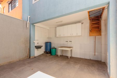 Casa à venda com 120m², 3 quartos e 2 vagasÁrea de serviço