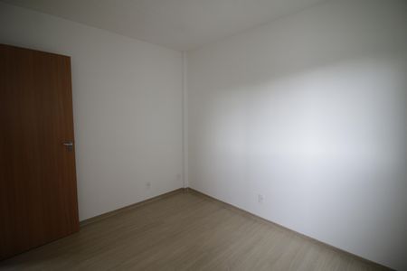 Quarto 2 de apartamento para alugar com 2 quartos, 47m² em Taquara, Rio de Janeiro