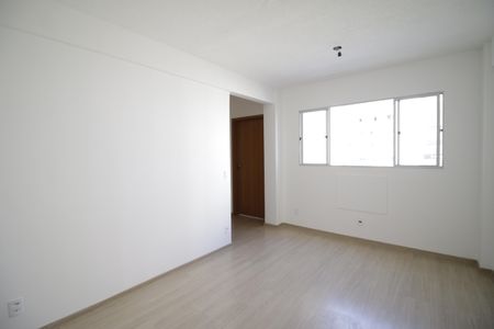 Sala de apartamento para alugar com 2 quartos, 49m² em Taquara, Rio de Janeiro