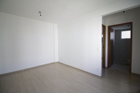 Sala de apartamento para alugar com 2 quartos, 49m² em Taquara, Rio de Janeiro