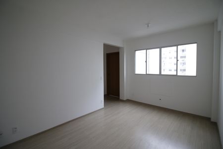 Sala de apartamento para alugar com 2 quartos, 47m² em Taquara, Rio de Janeiro