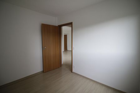 Quarto 1 de apartamento para alugar com 2 quartos, 47m² em Taquara, Rio de Janeiro