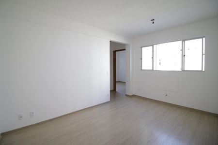 Sala de apartamento para alugar com 2 quartos, 49m² em Taquara, Rio de Janeiro