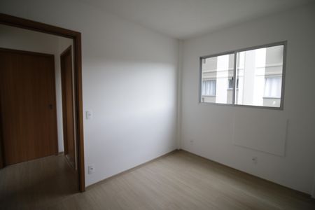 Quarto 1 de apartamento para alugar com 2 quartos, 47m² em Taquara, Rio de Janeiro
