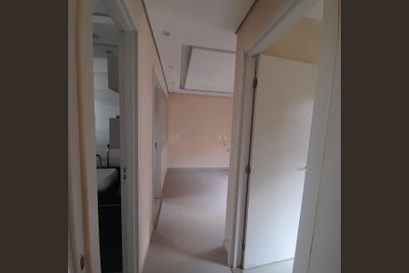 Corredor de apartamento para alugar com 2 quartos, 44m² em Jardim Nélia, São Paulo