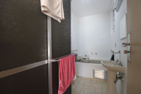 Apartamento à venda com 167m², 3 quartos e 2 vagasBanheiro da suíte