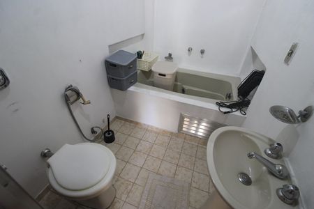 Apartamento à venda com 167m², 3 quartos e 2 vagasBanheiro da suíte