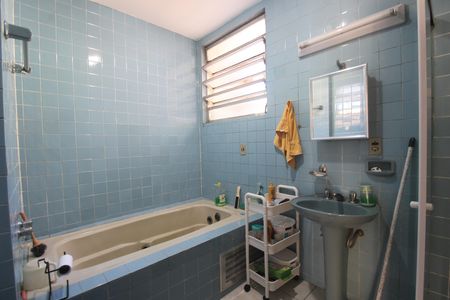 Apartamento à venda com 167m², 3 quartos e 2 vagasBanheiro social