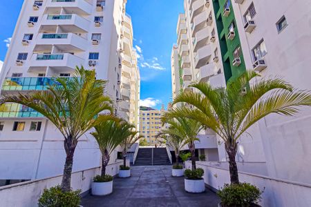 Apartamento para alugar com 100m², 3 quartos e 2 vagasFachado do condomínio