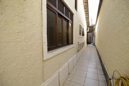 Casa de condomínio para alugar com 330m², 4 quartos e 1 vagaQuintal